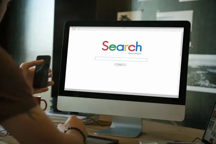 AI Overviewでの自社サイトの状況計測方法は?おすすめ無料・有料ツール13選と測定データ活用方法解説!