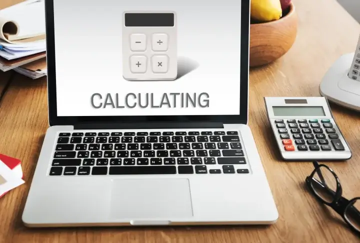 LLMOコンサルティングの料金相場と契約形態は?