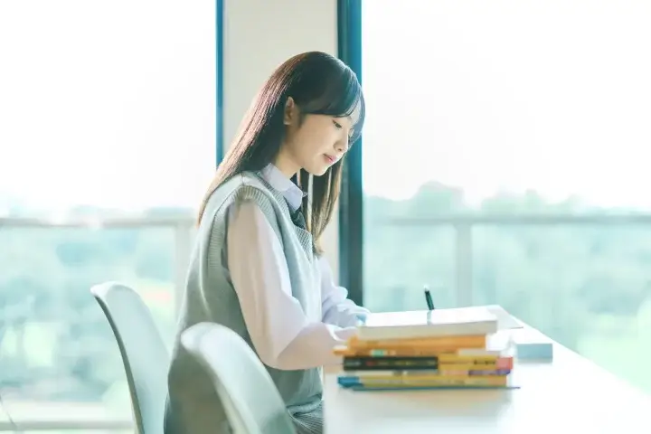 学習塾のLLMOは何から始めればいい？保護者のAI検索行動と地域密着塾が選ばれる集客戦略を解説！