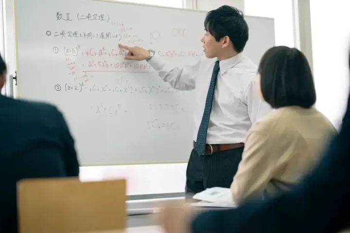 予備校経営者が知っておくべきLLMOとSEOの違いとは?