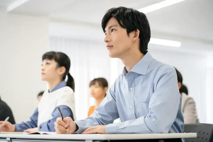 予備校がLLMOに取り組む意味はある?中小規模校でもできる対策手順と費用の目安を初心者にもわかりやすく解説!