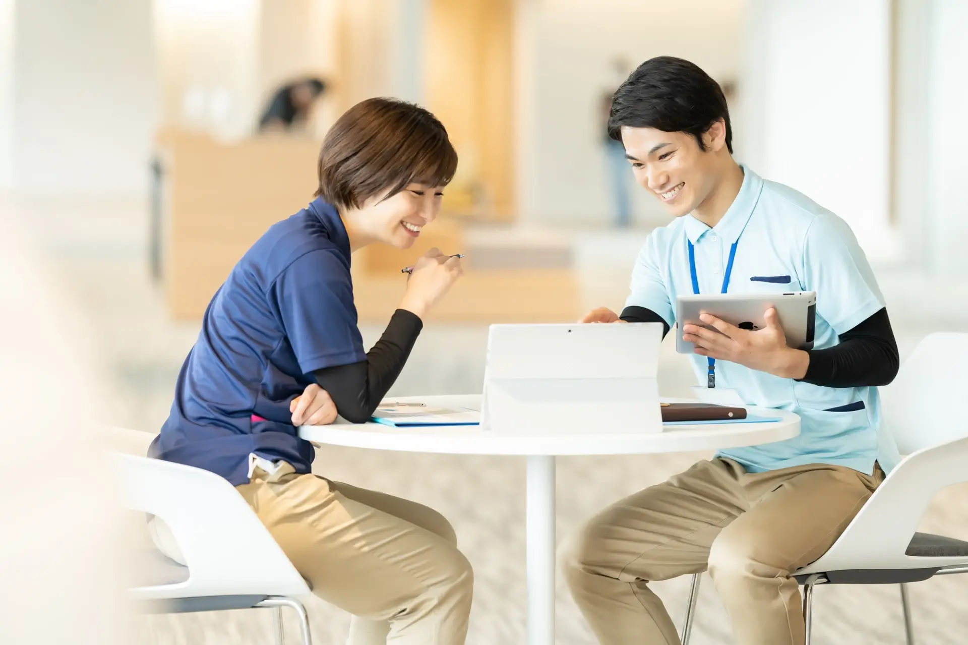 介護施設にLLMO対策はなぜ必要？集客と採用に活かす方法・内製でできること・費用相場を解説！